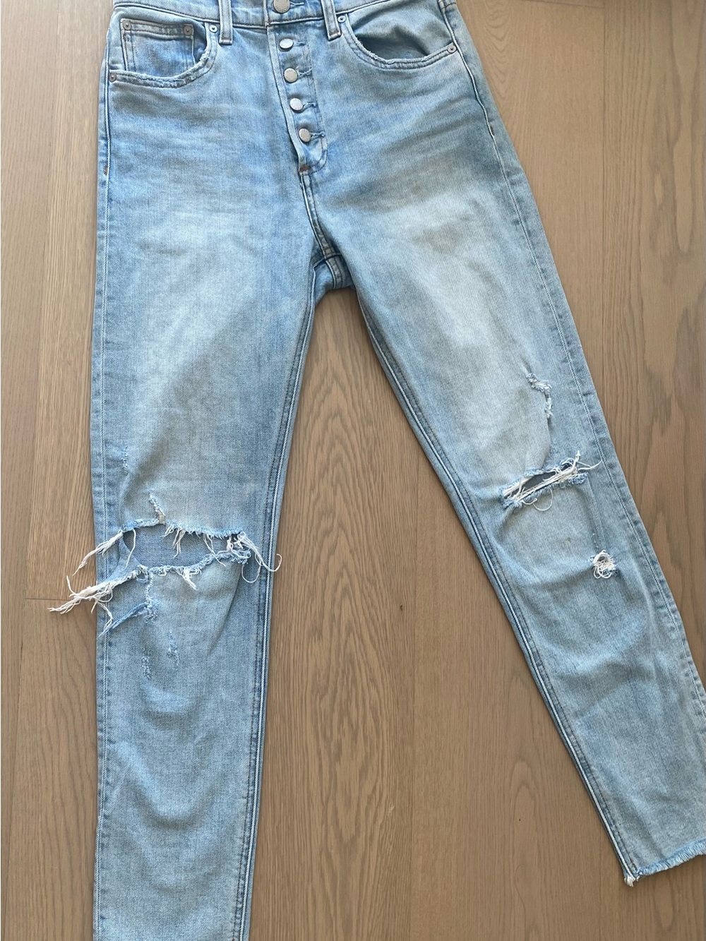 Aritzia Denim The Yoko High Rise Sz 26 Bitton style soft blue